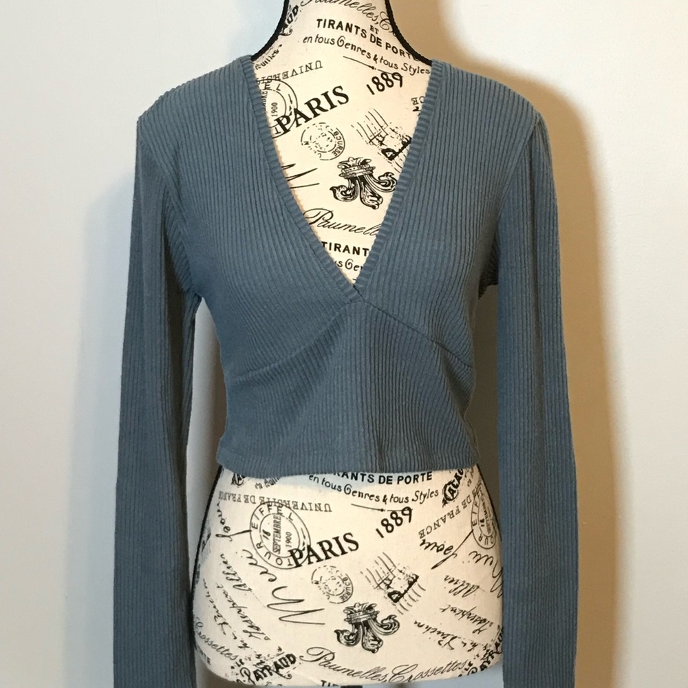 🌟NWT🌟 WILD FABLE STEEL BLUE V-NECK LONG SLEEVE CROP TOP JUNIORS SIZE MED.